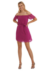 Mini-robe ceinturée à épaules dénudées